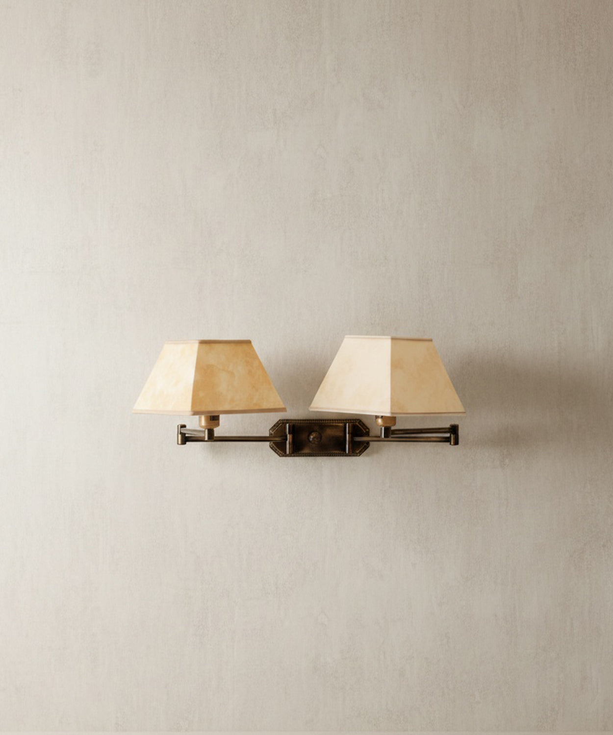 Aplique de pared articulado doble en latón envejecido
