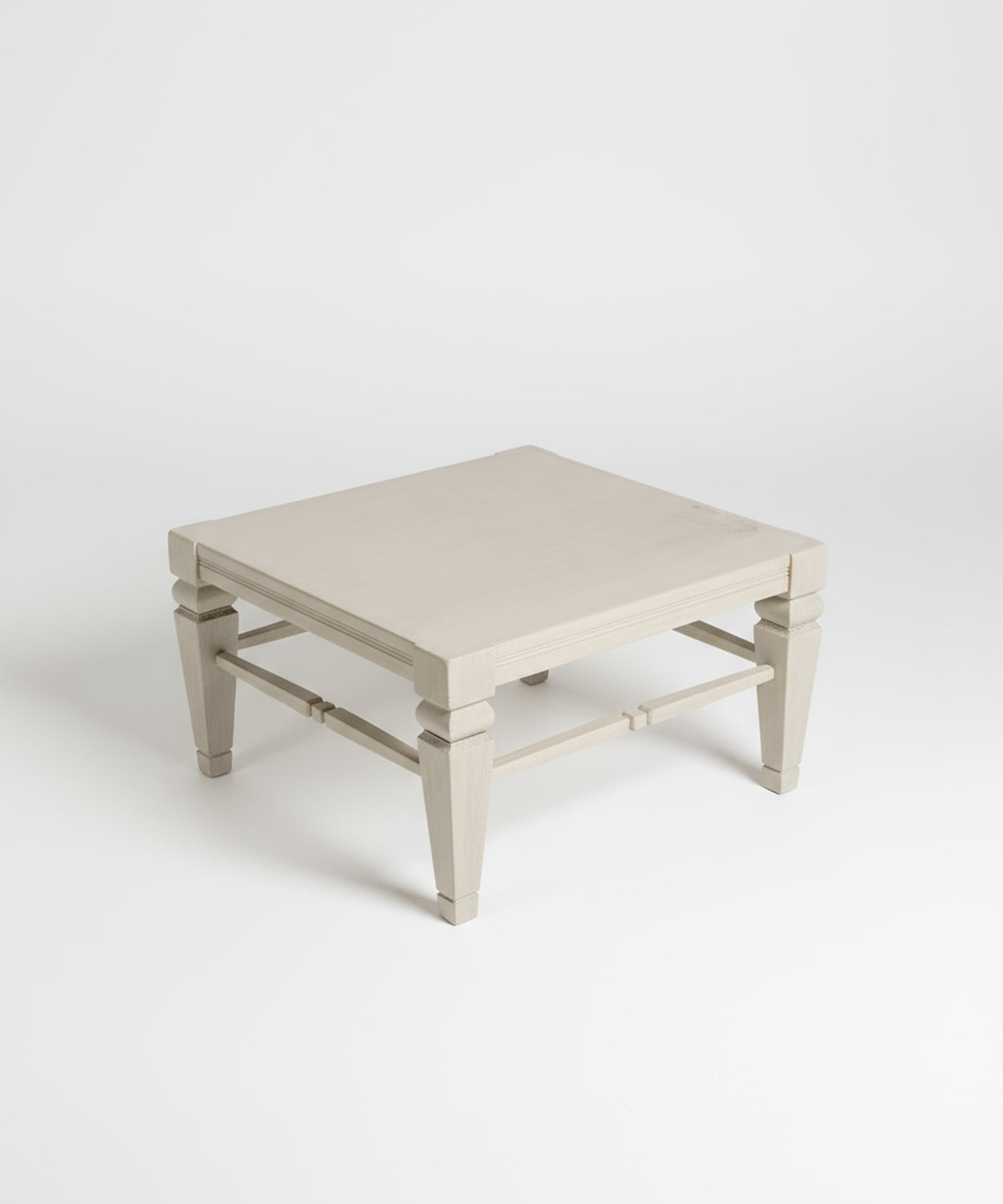 Mesa baja auxiliar de madera Celine