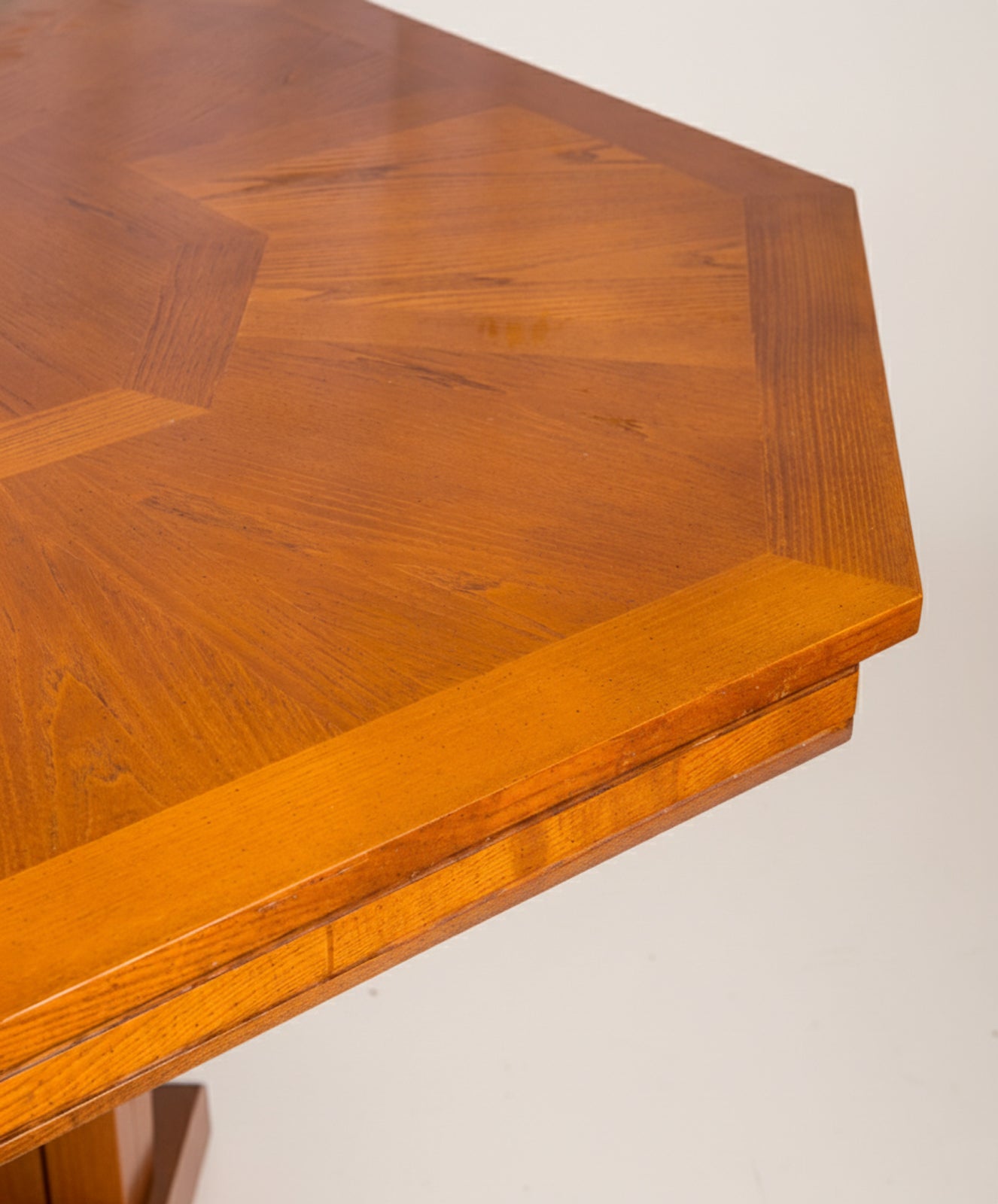 Mesa octogonal de roble