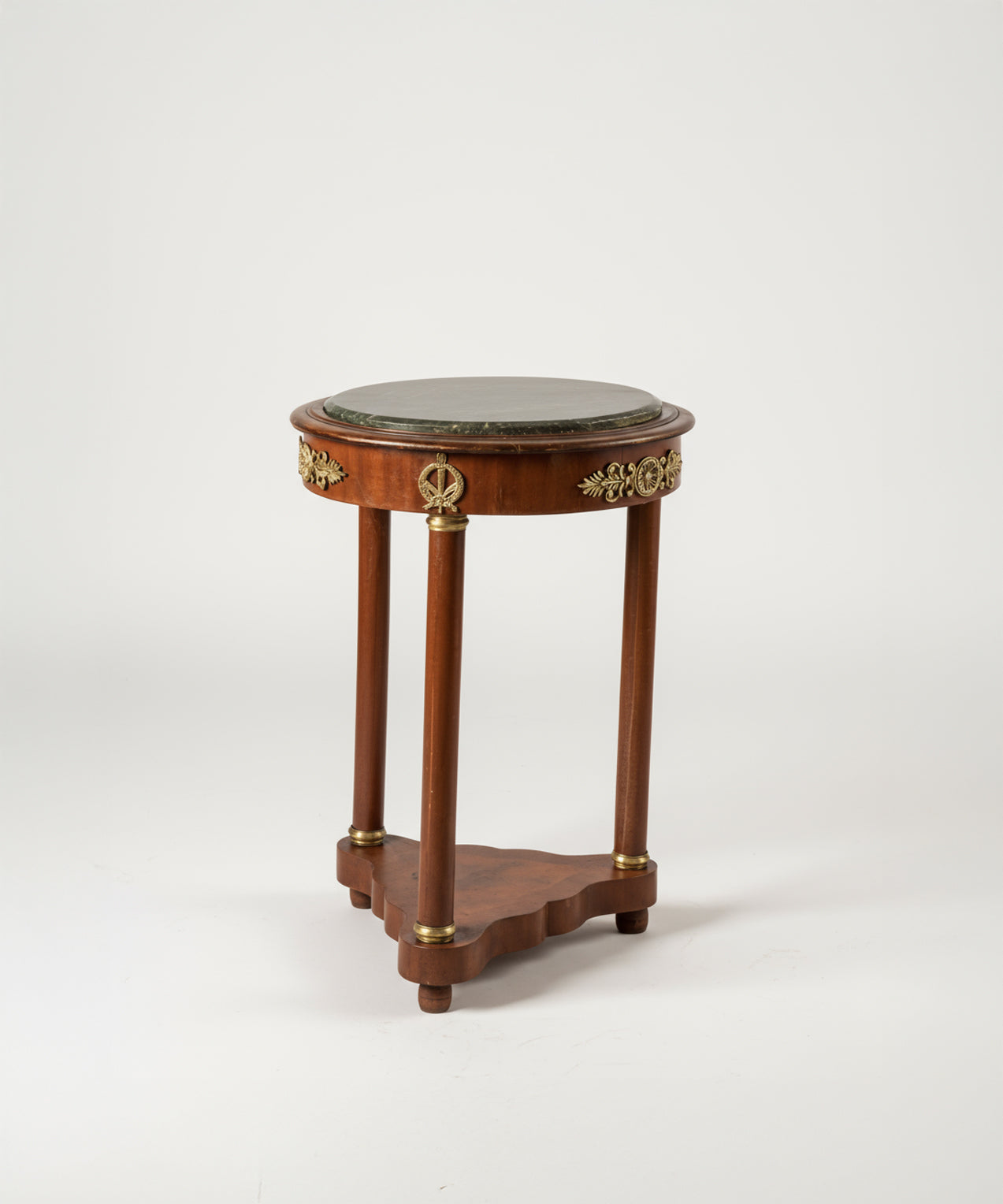 Mesa Imperio antigua