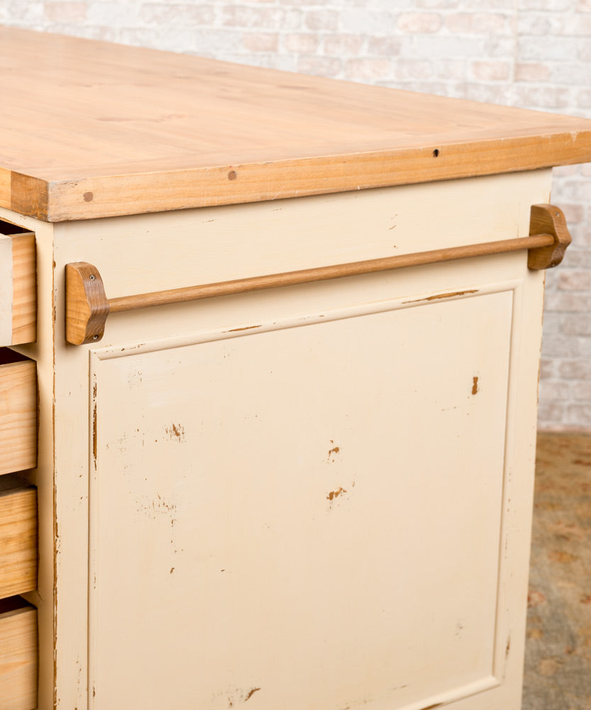 La Orbada industrial island table