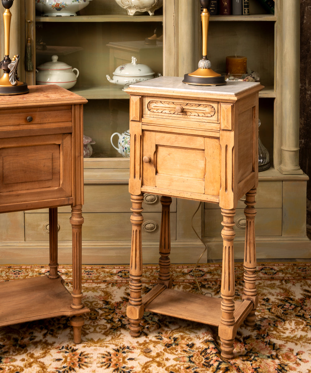 Mesa velador antigua Clarise