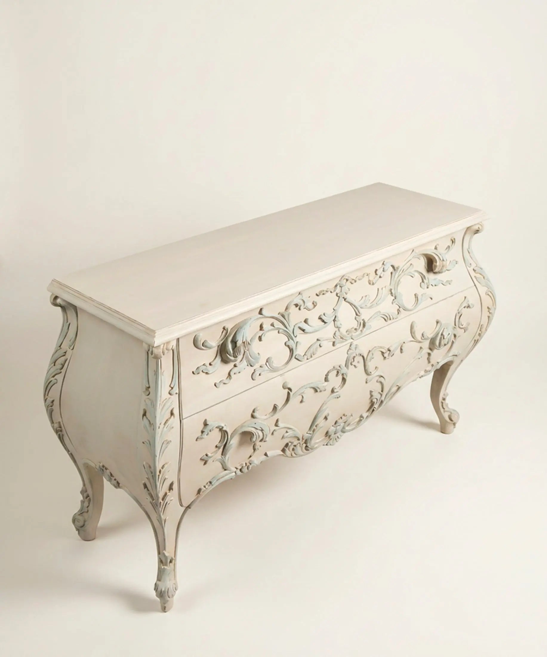 Vista superior cómoda bombé Luis XV con tablero y talla de acanto en decapé — Antique Arte y Decoración