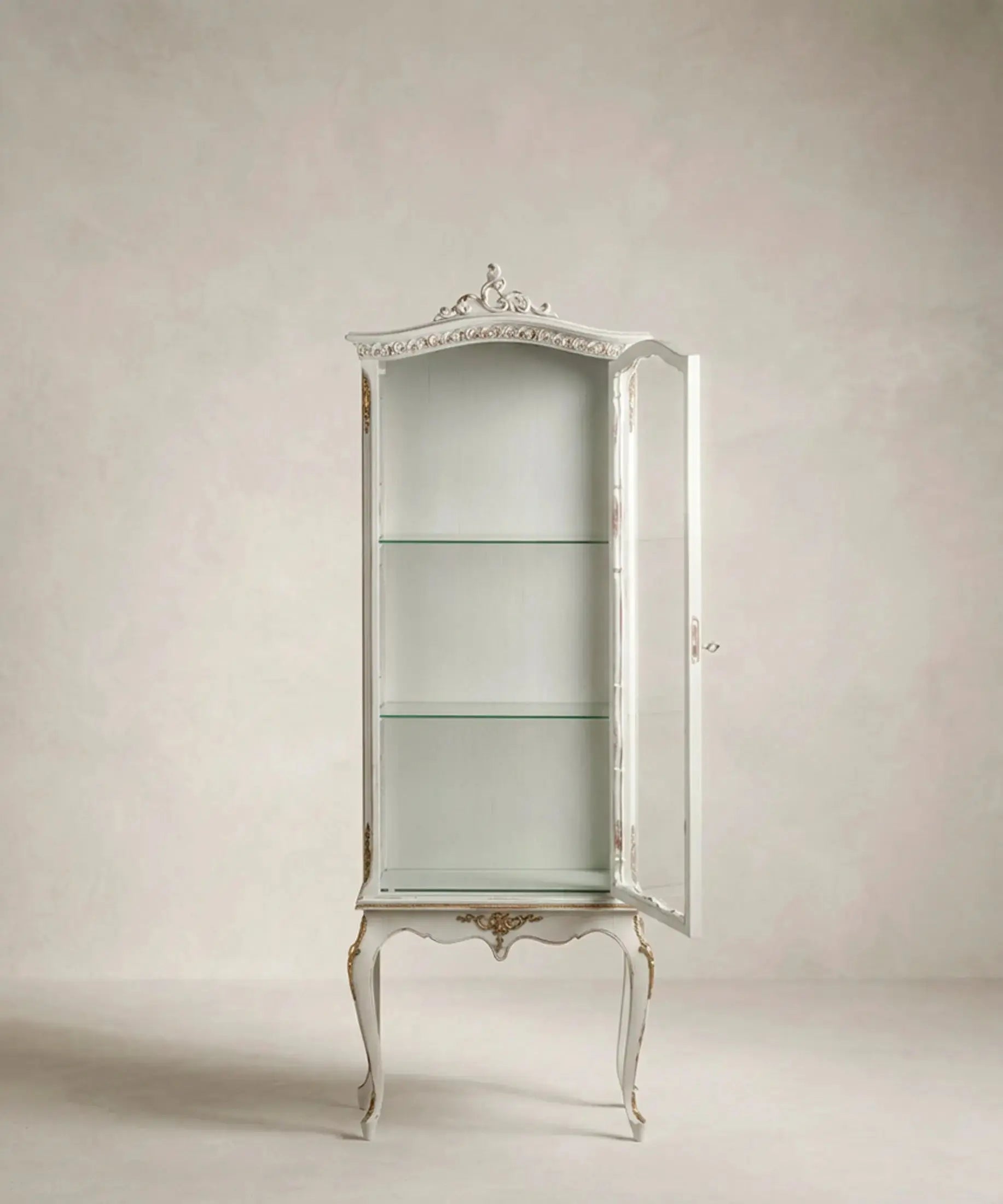 Vitrina Luis XV en Azul Claro Decapado | Cristal y Detalles Dorados Antique arte y decoracion