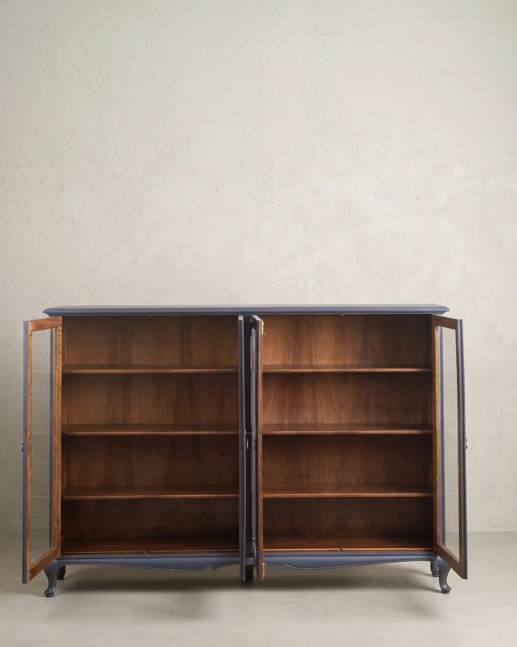 Vitrina Librería Antigua Pintada en Azul Azafata con 4 Puertas | Estilo Queen Anne Inglés