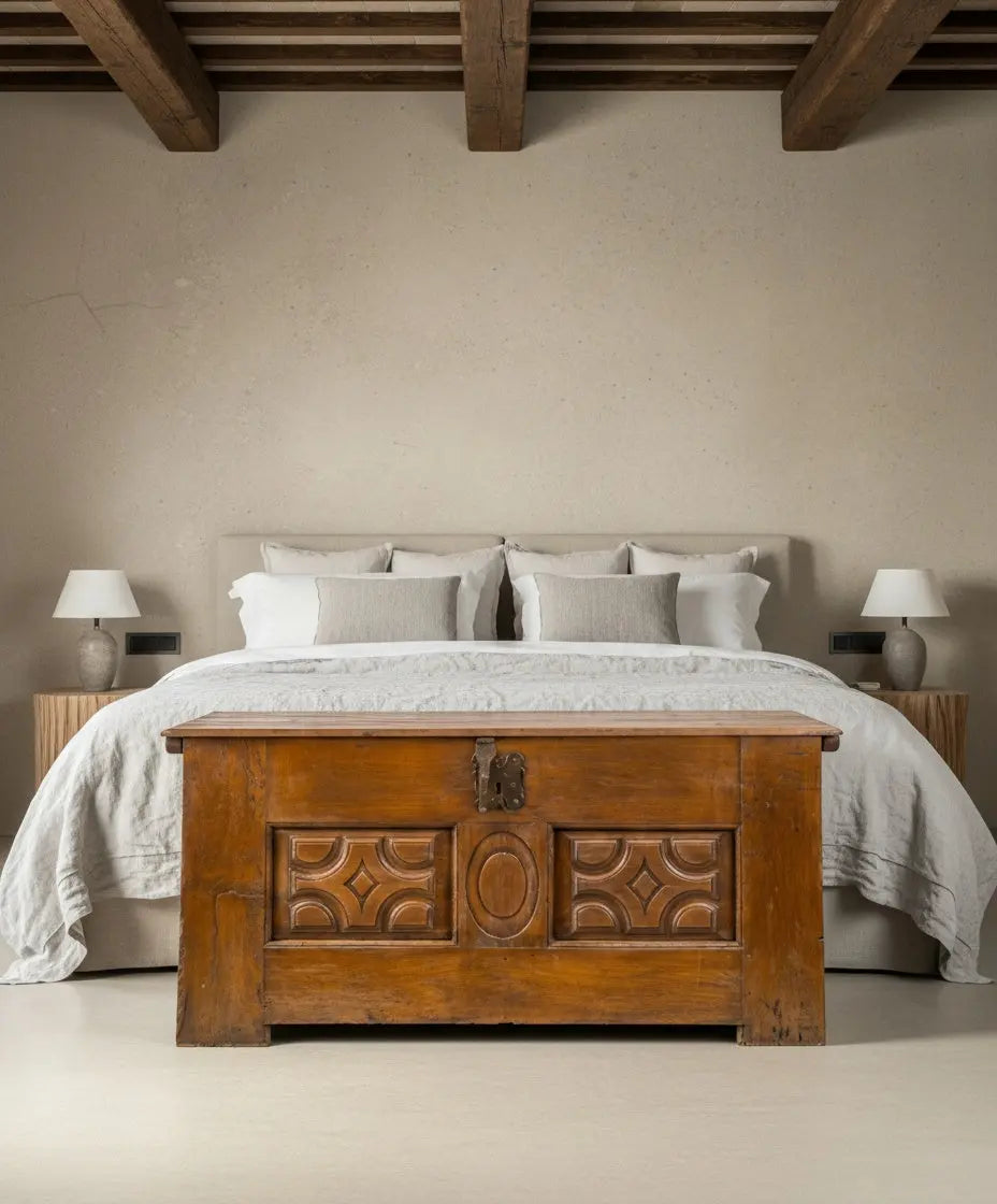 Spanish chest from the 18th century, made of carved wood