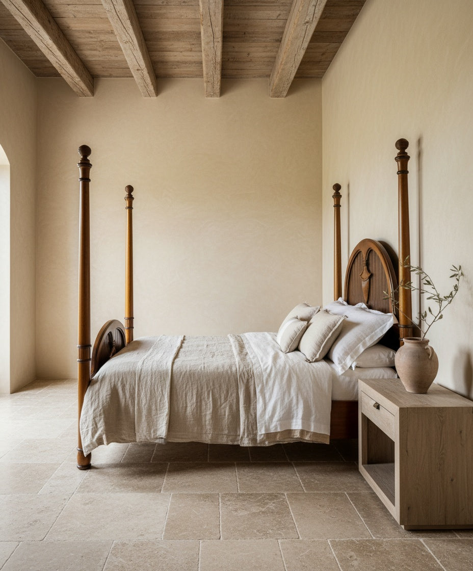 Cama de cuatro postes "Augusta" de madera y tallas