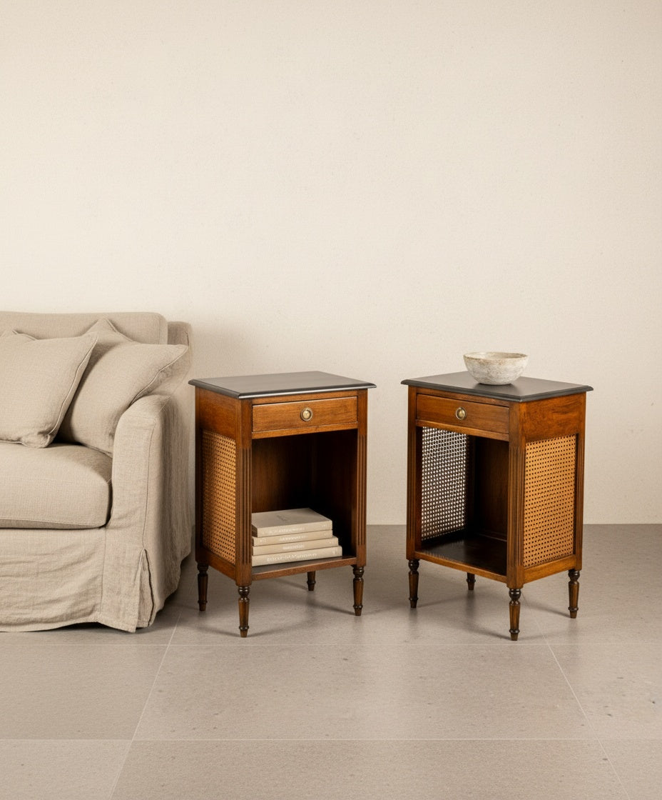Pareja de mesitas de noche con rejilla