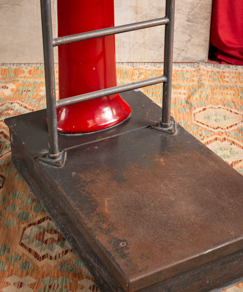 Arisó Industrial Antique Scale