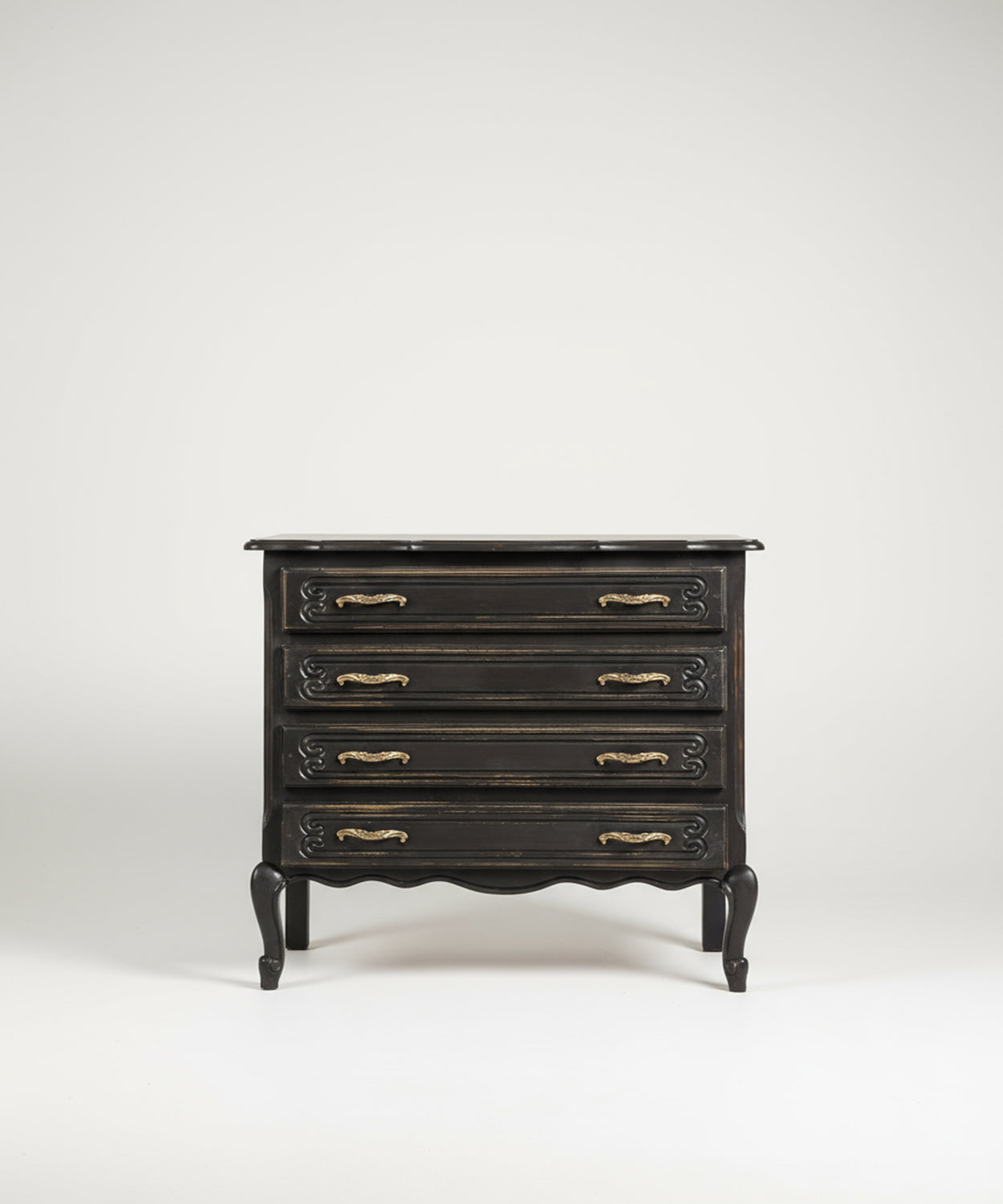 Cómoda antigua patinada en negro