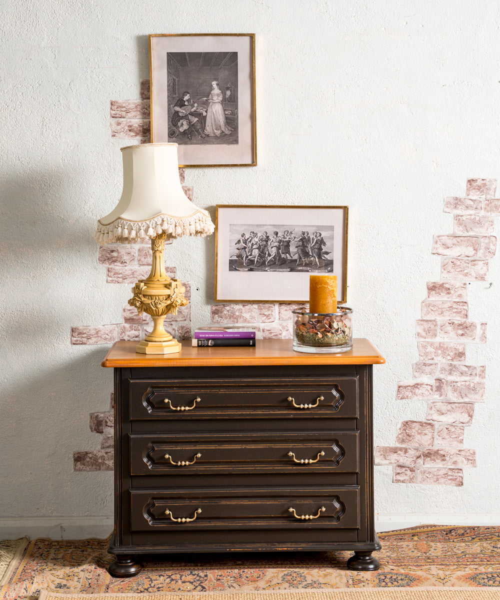 Lara antique dresser
