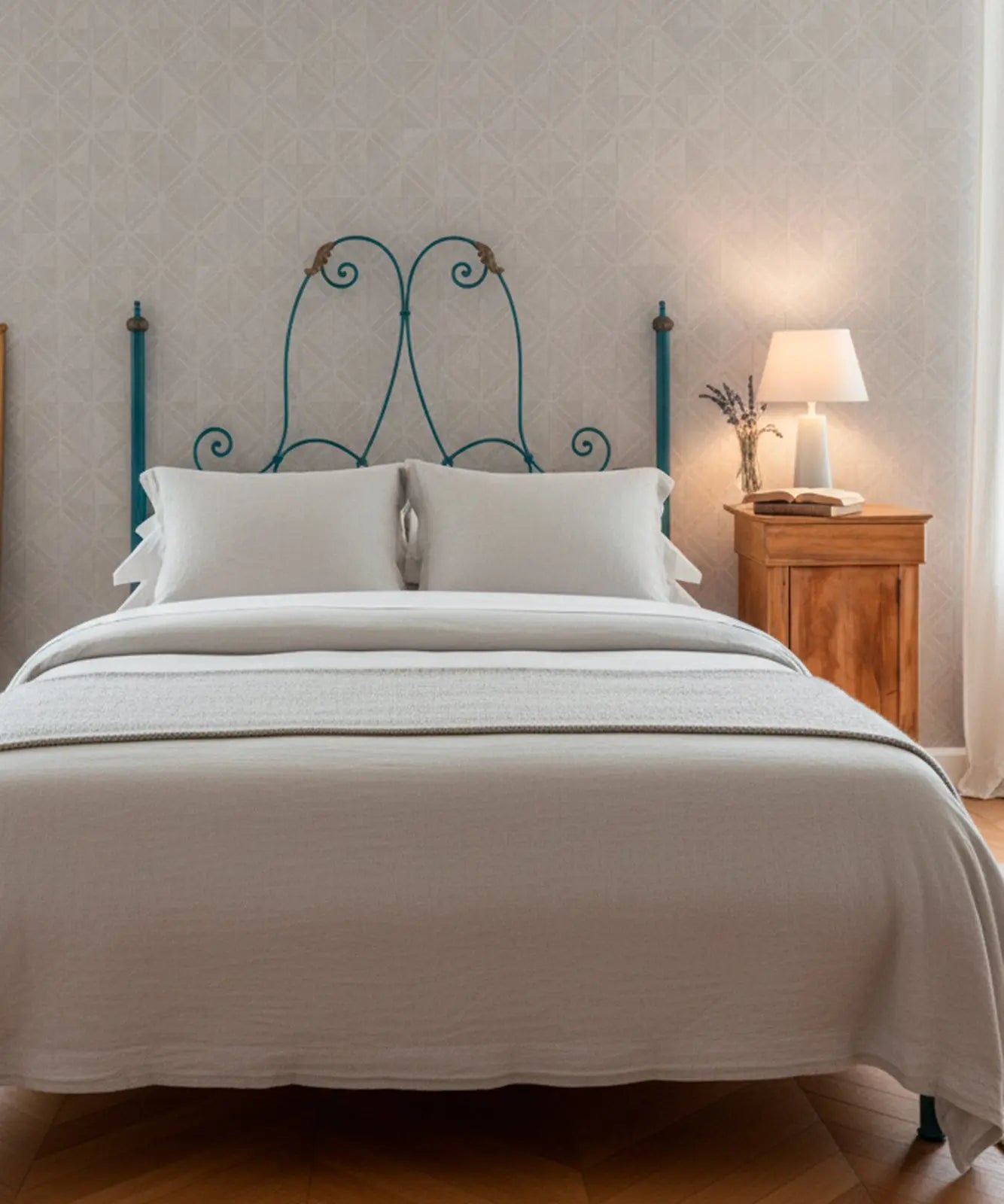 Mesita antigua Estella Antique arte y decoracion