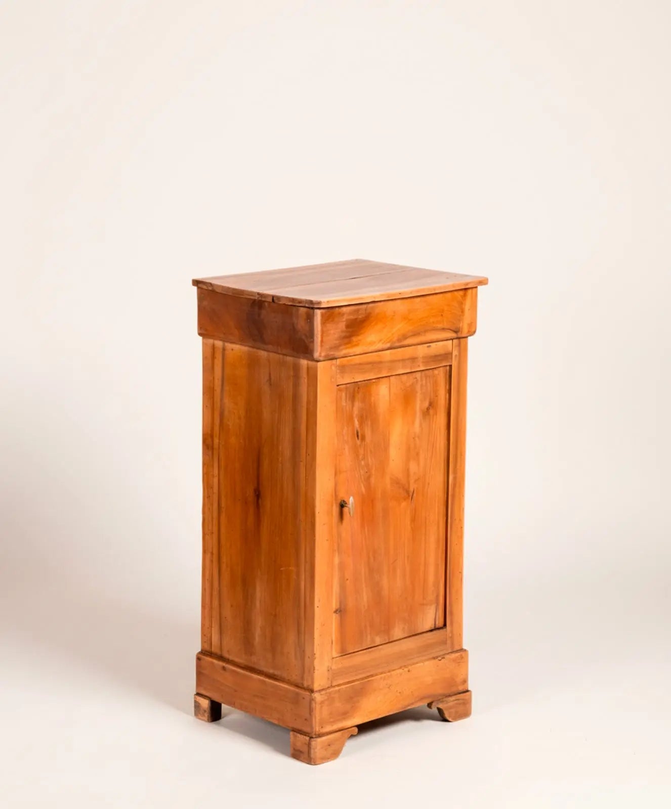 Mesita antigua Iruña Antique arte y decoracion