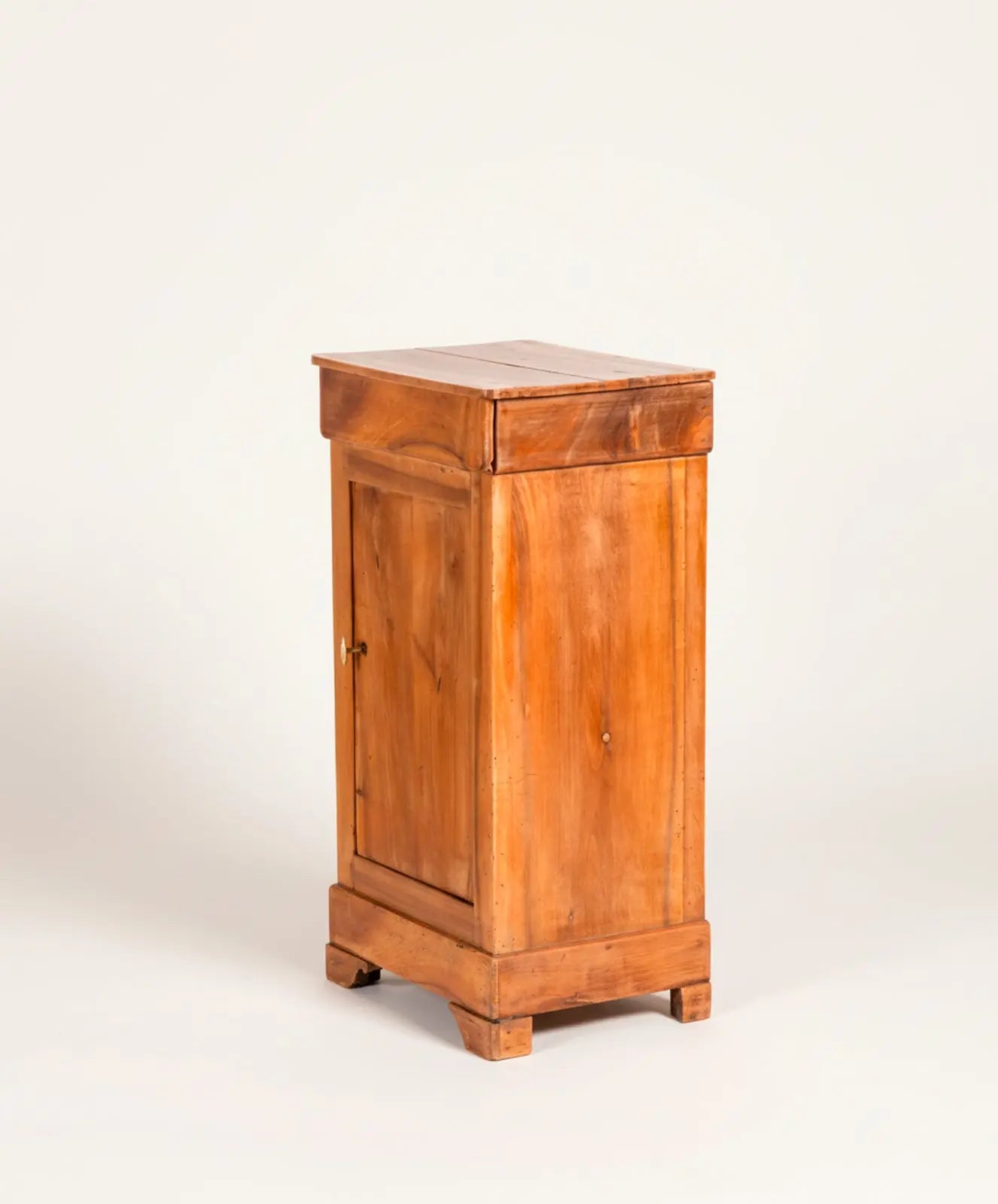 Mesita antigua Iruña Antique arte y decoracion