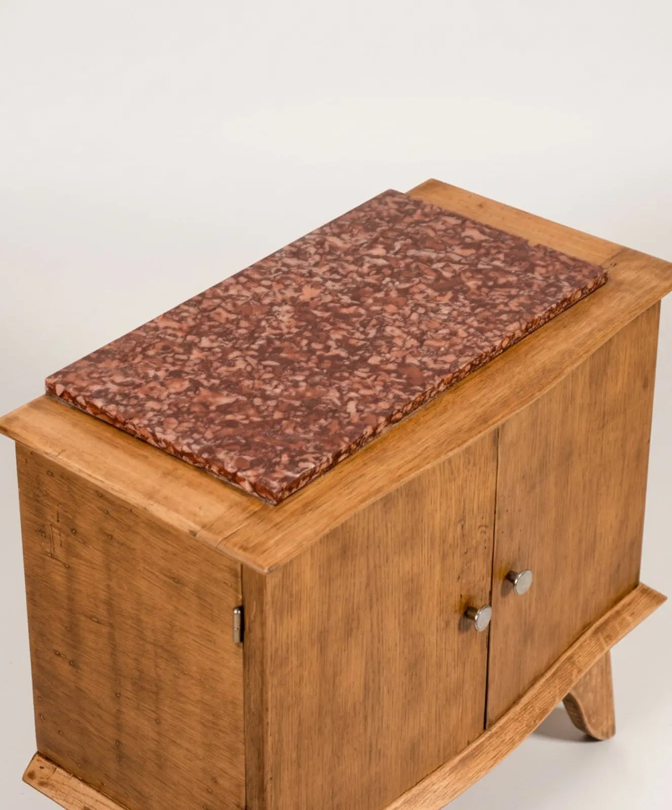 Pareja de mesitas de noche Mid Century Antique arte y decoracion