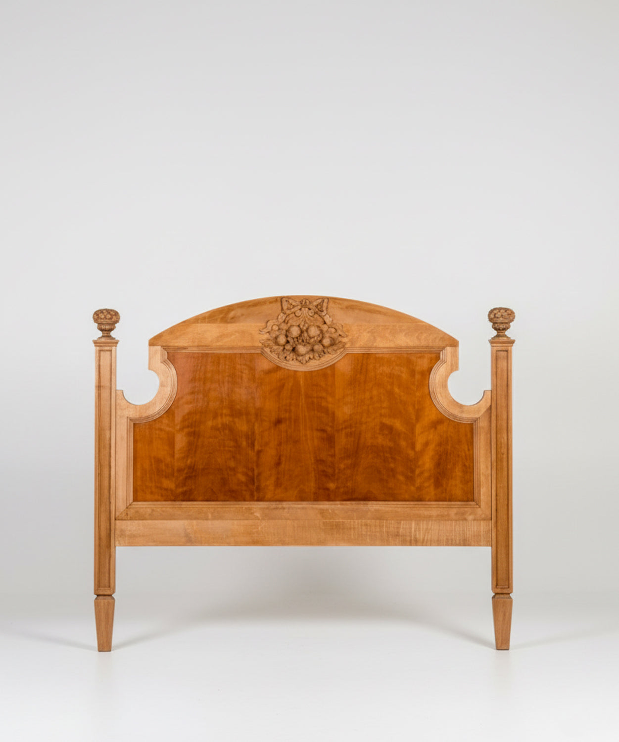 Cabecero de madera estilo Luis XVI