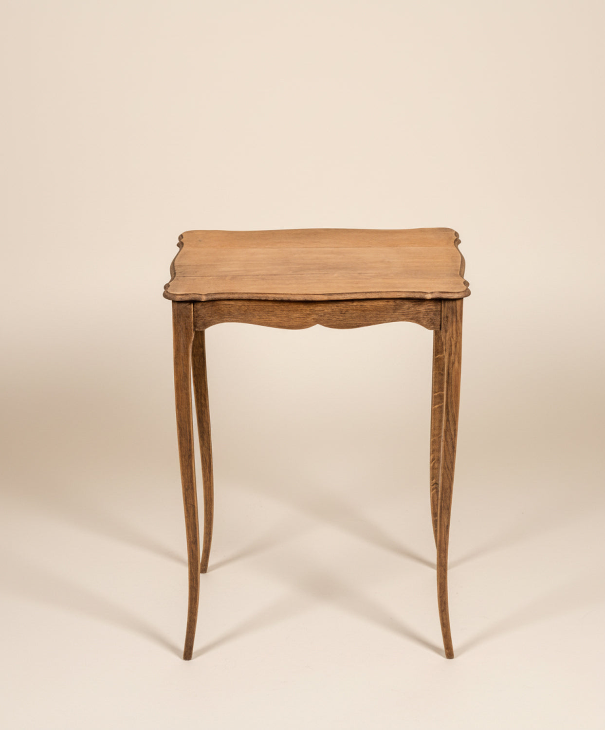 Mesa velador antigua de roble