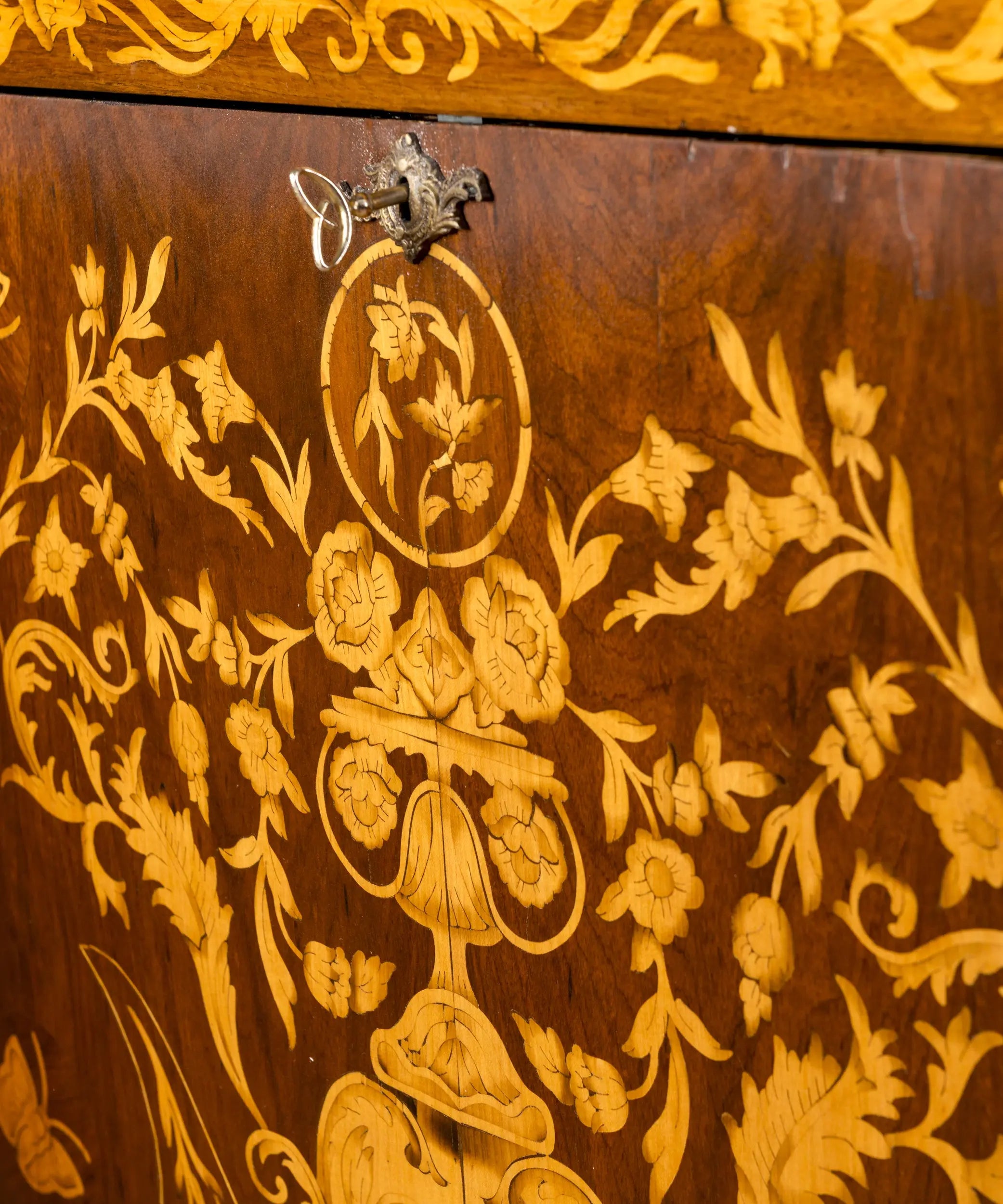 detalle marqueteria floral