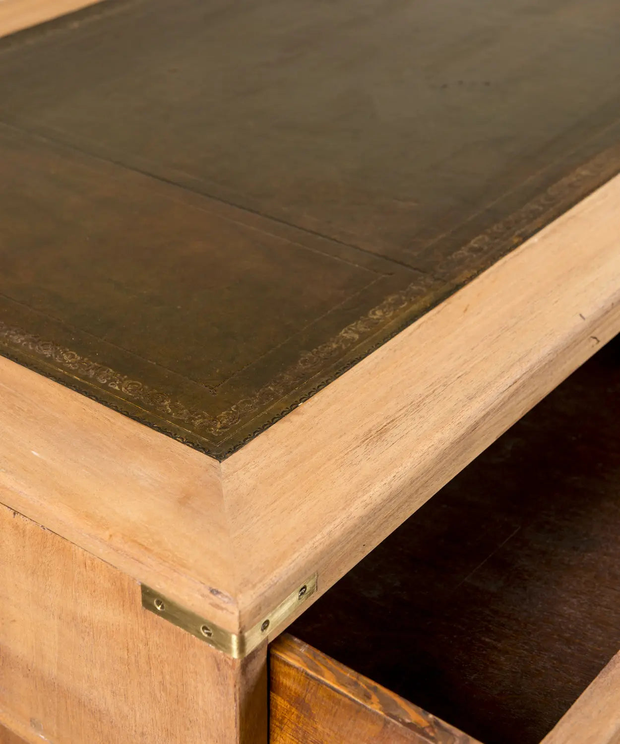 Escritorio de campaña antiguo