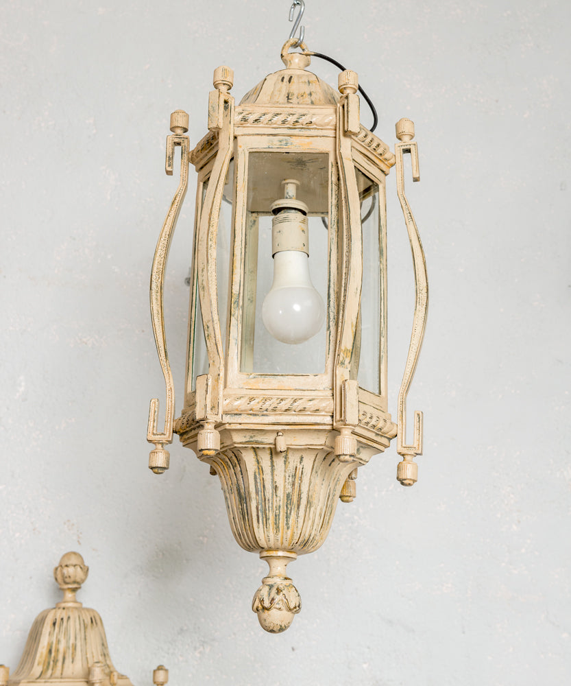Pair of Lefou lanterns