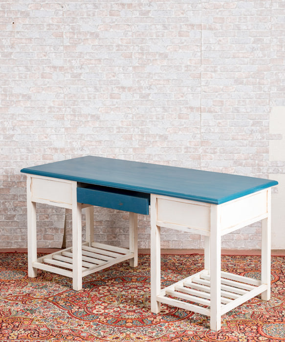 Nautilus Boat Desk