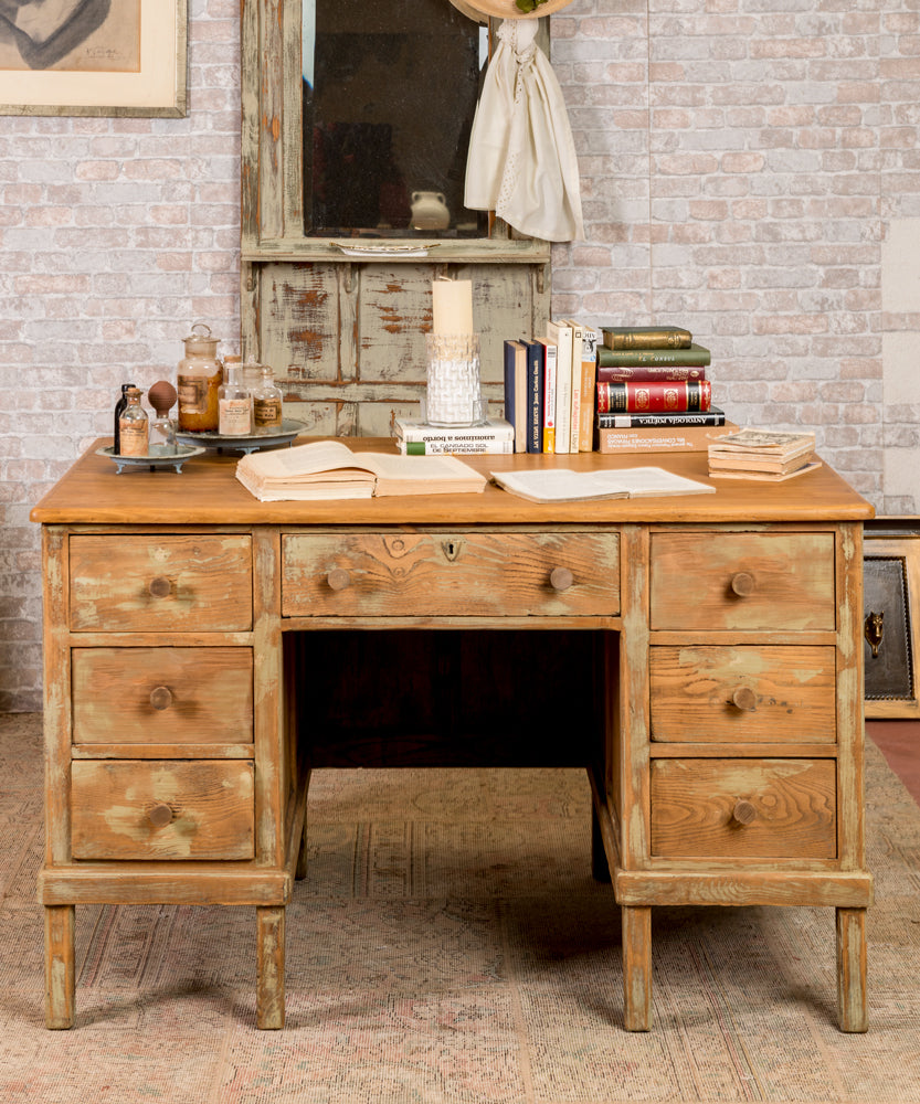 Escritorio antiguo Ocaña