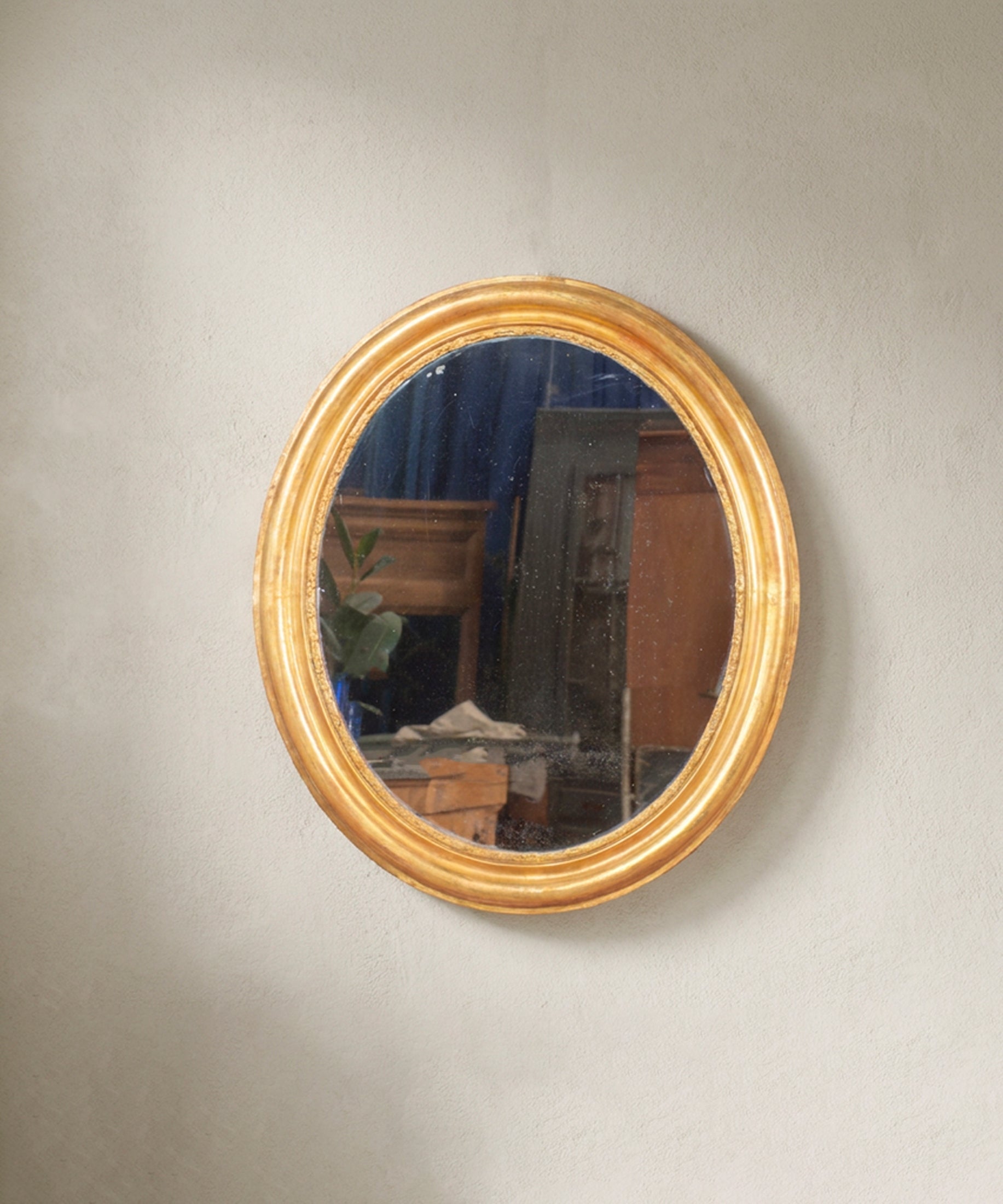 Espejo antiguo ovalado dorado al pan de oro vista frontal — Antique Arte y Decoración