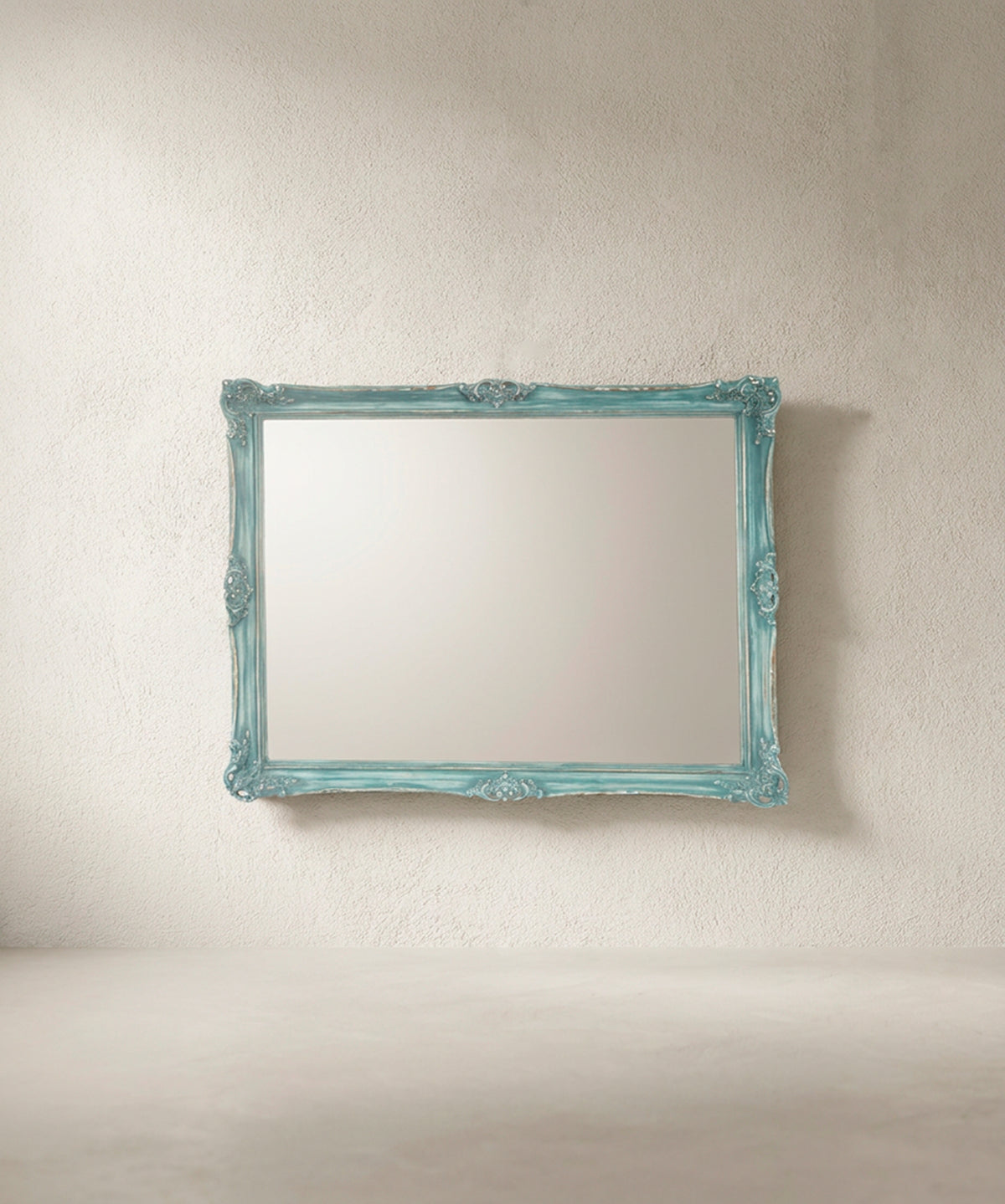 Espejo tallado en azul decapé, vista general — Antique Arte y Decoración
