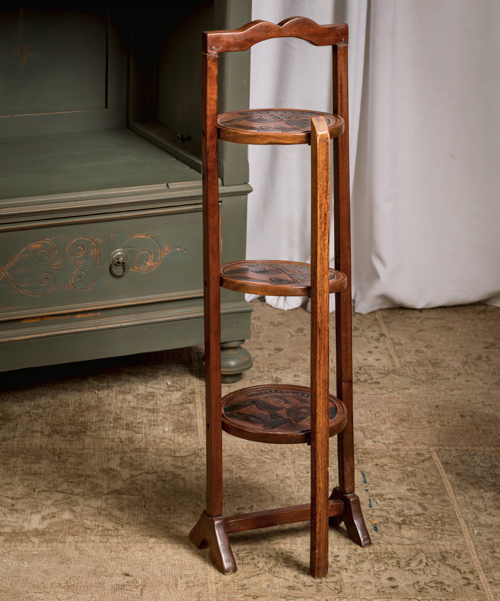 Folding wooden shelf
