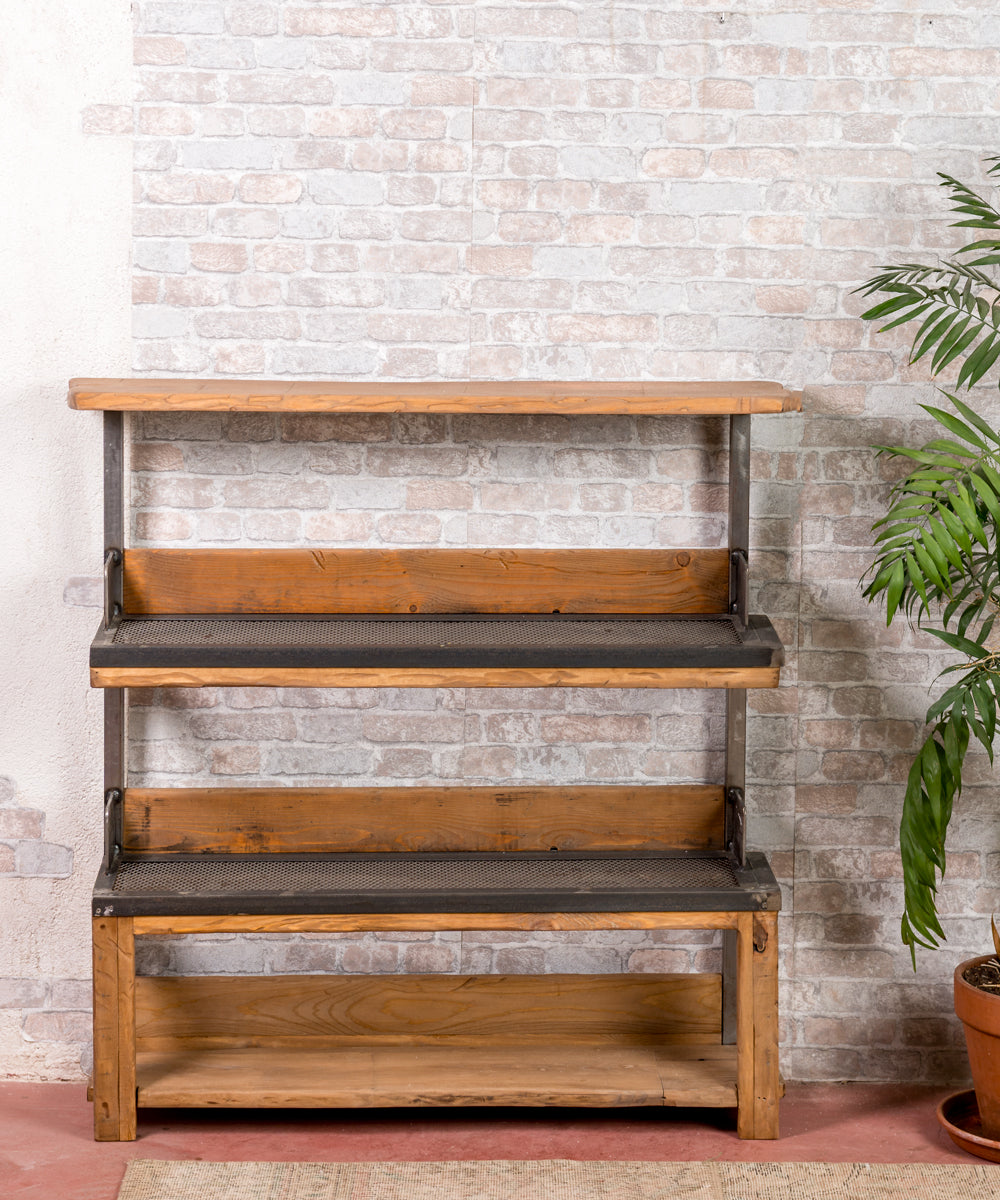 Estantería industrial de madera y hierro II