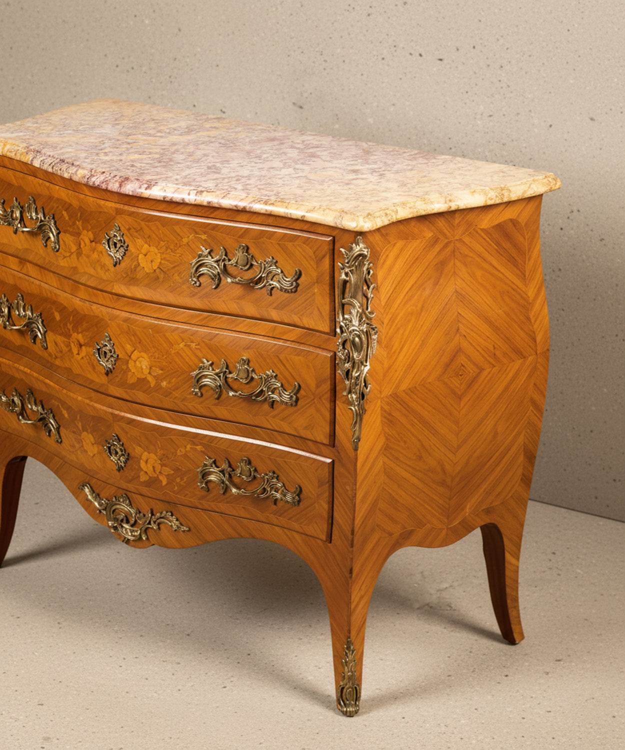 Cómoda francesa estilo Luis XV