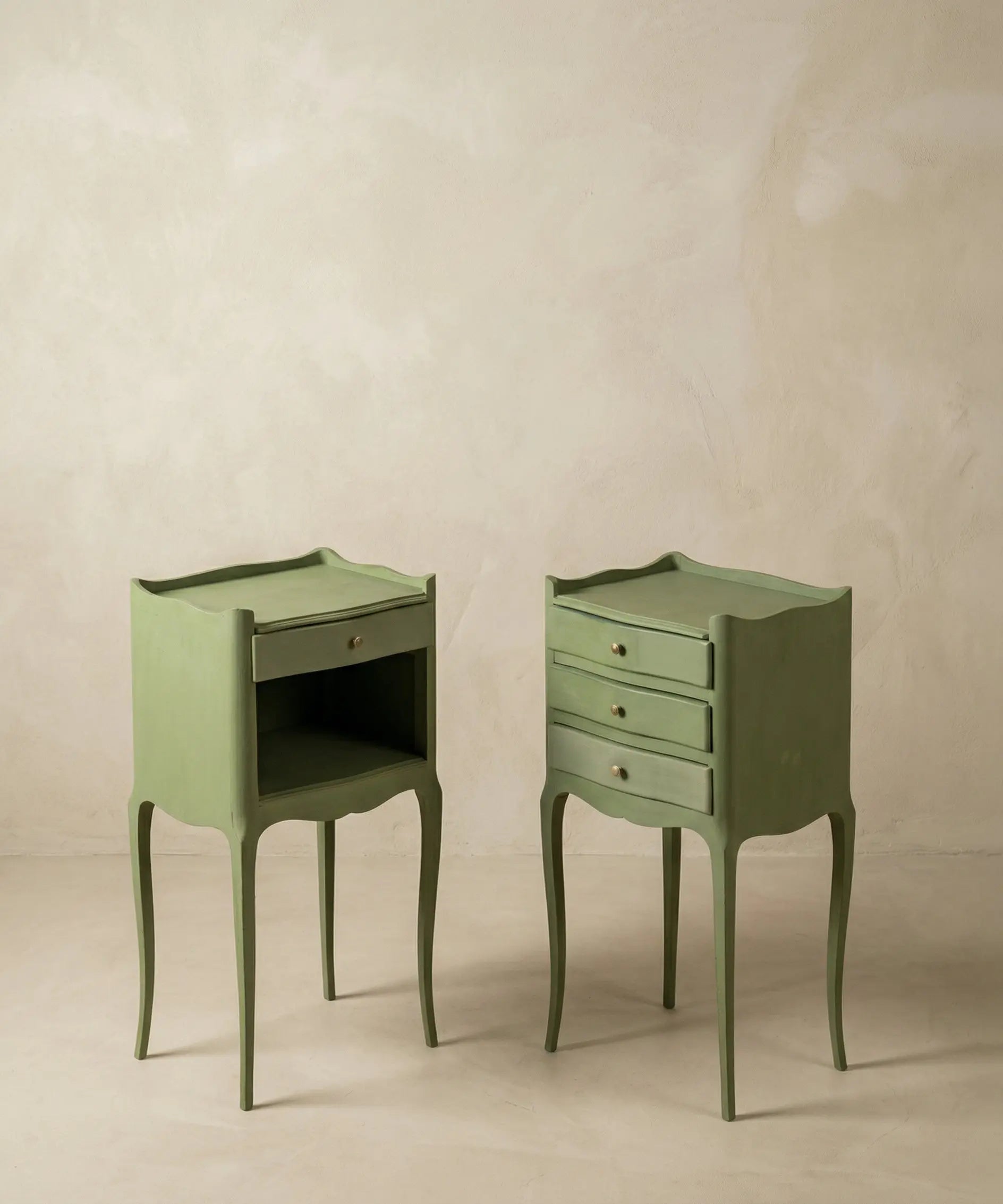 Pareja de Mesitas de Noche Vintage Verde Salvia