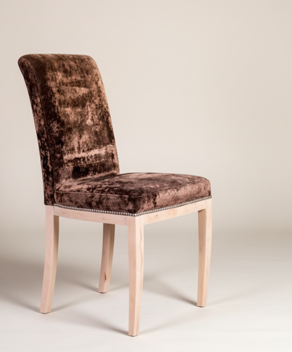 conjunto de sillas tapizadas marrones lateral