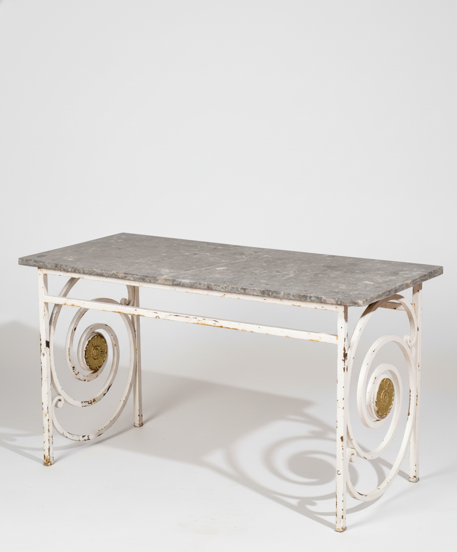 MESA DE FORJA Y MARMOL VISTA LATERAL