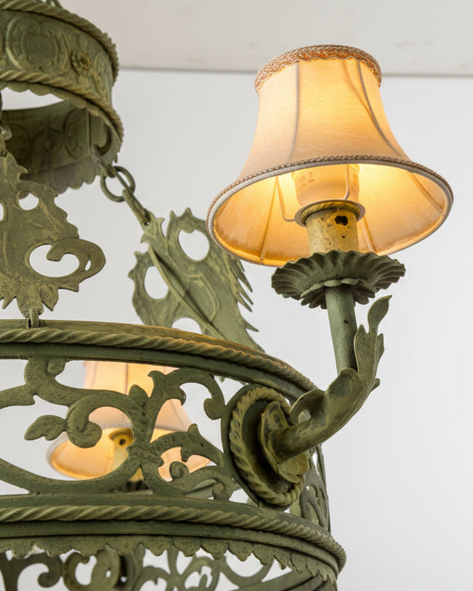 Lámpara antigua de forja