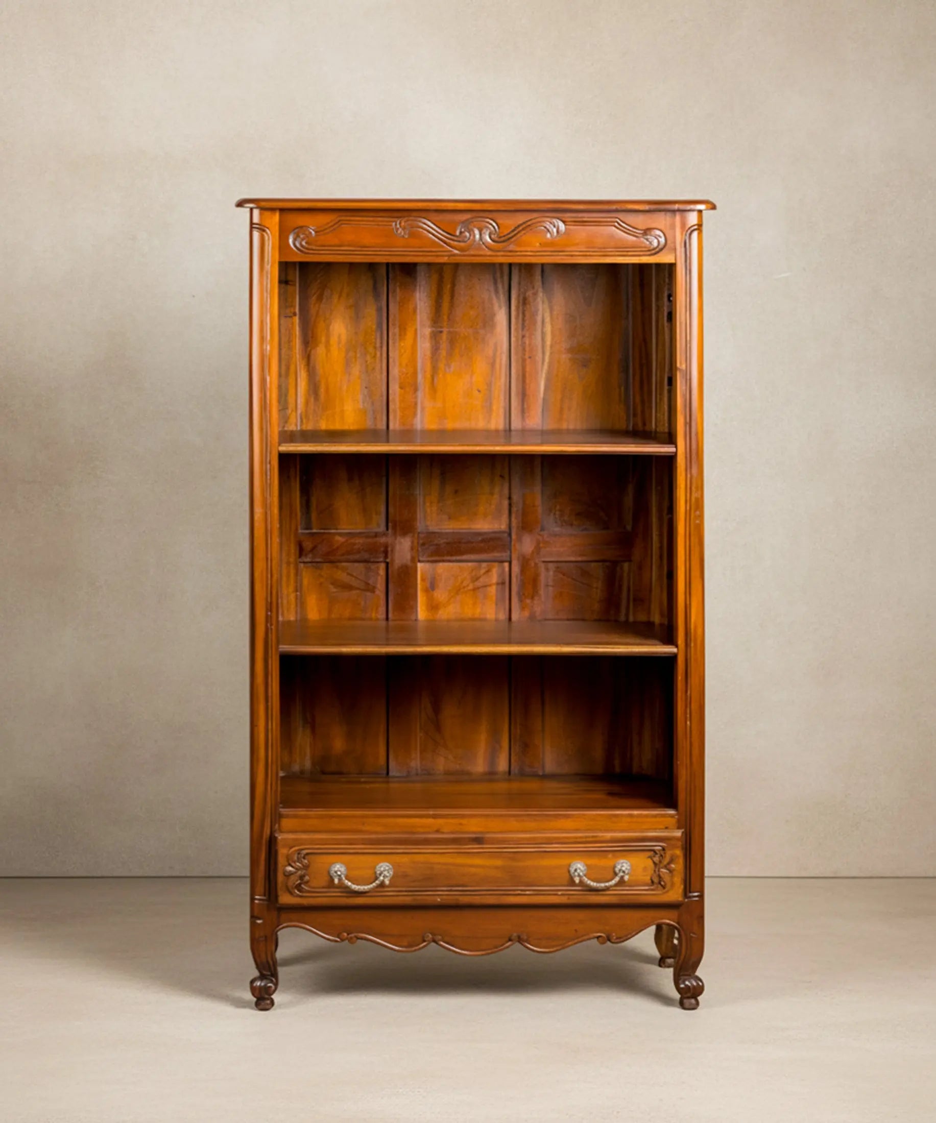 Librería antigua Luis XV madera maciza vista frontal 85x150 cm — Antique Arte y Decoración