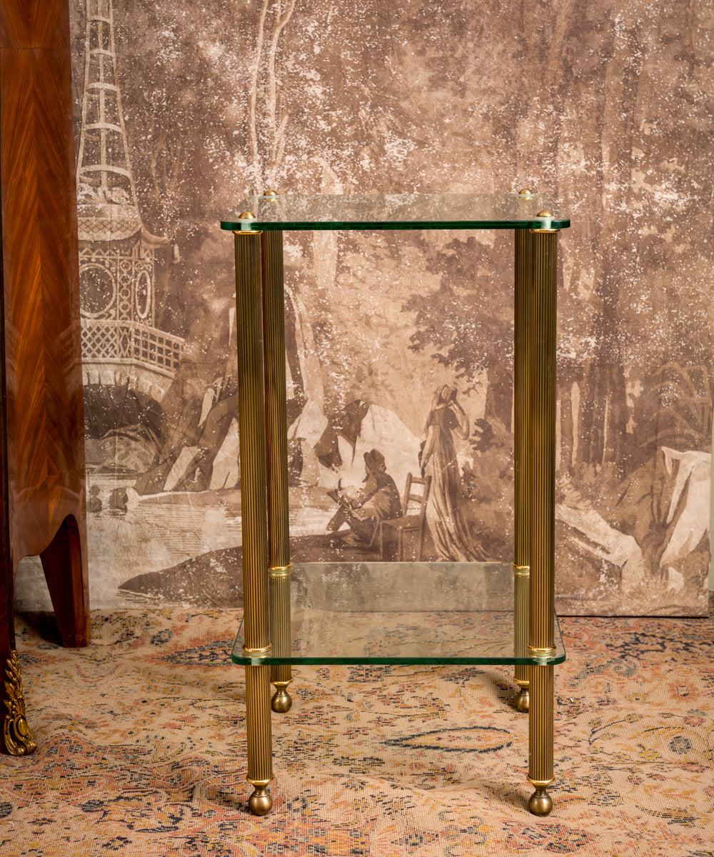 Mesa auxiliar de latón y cristal