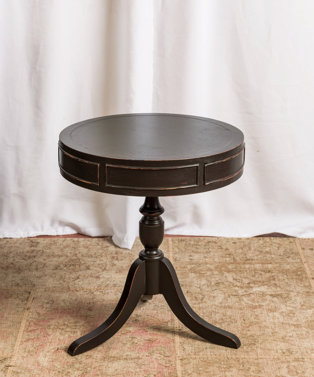 Mesa auxiliar antigua Regencia