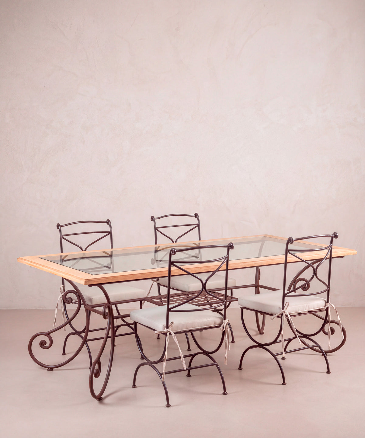 Mesa de Comedor de Forja y Roble con 4 Sillas | Francia, Años 50