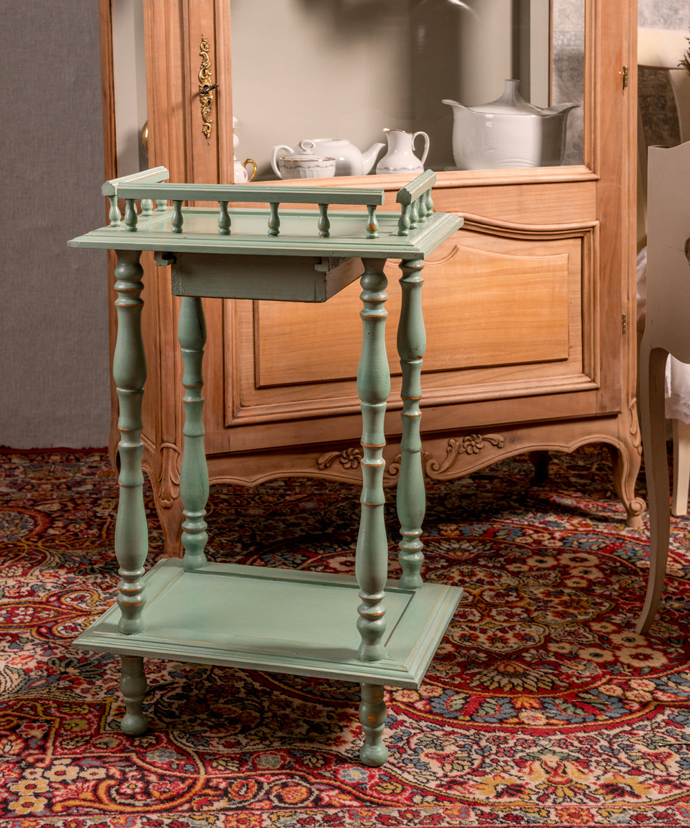 Mesa velador antigua Valeria