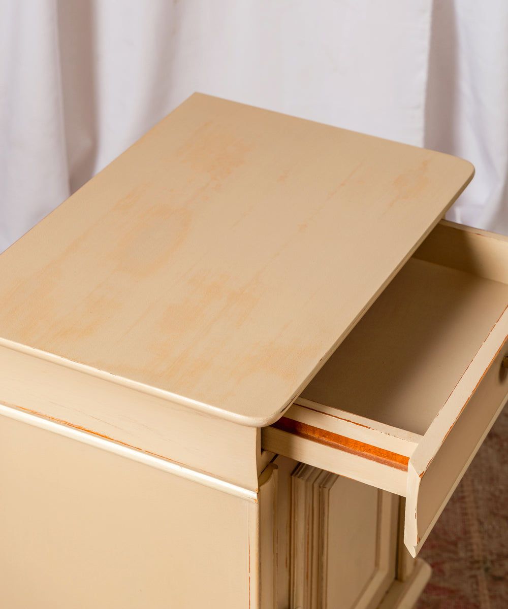 Mesita de noche Olivares