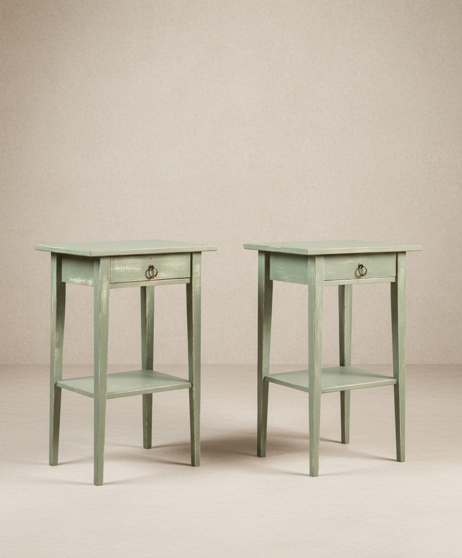 vista frontal mesitas de noche vintage