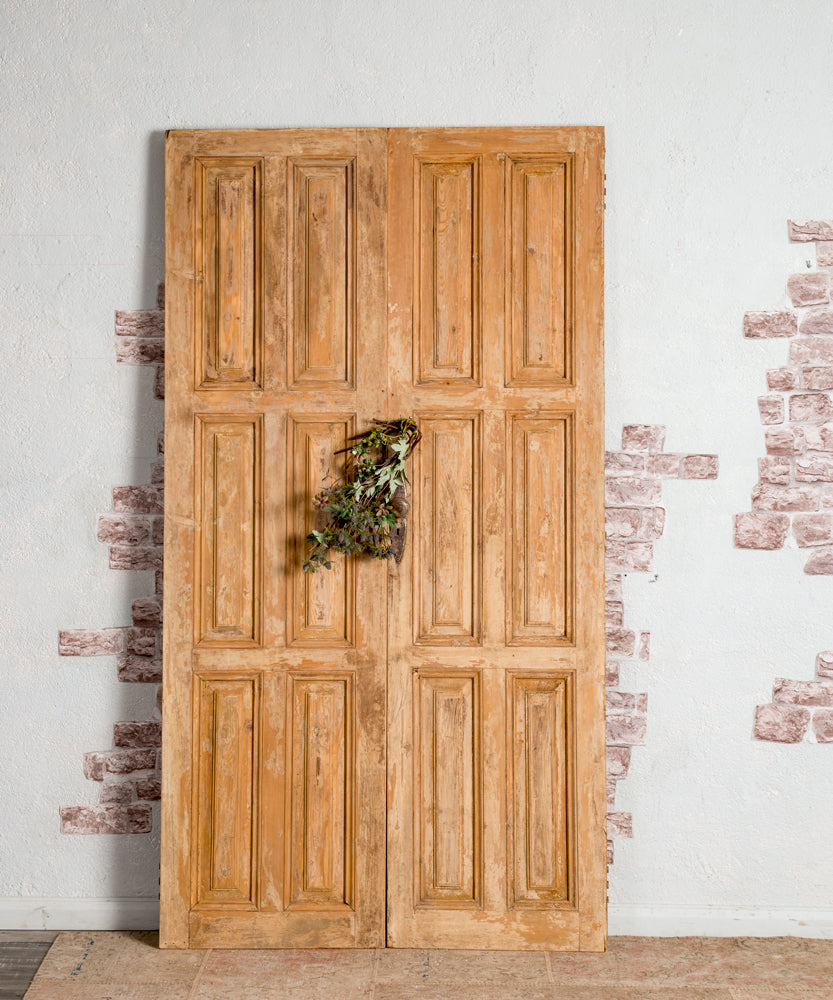 Puerta antigua de madera Noreña