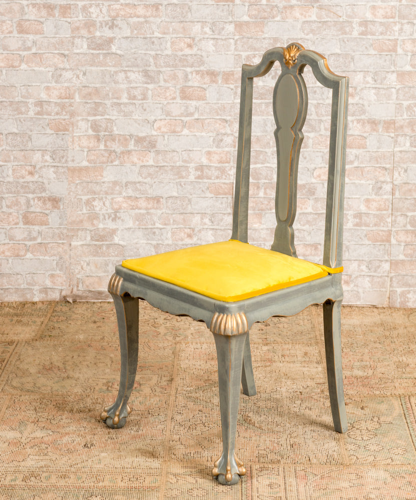 Set of antique Queen Anne chairs