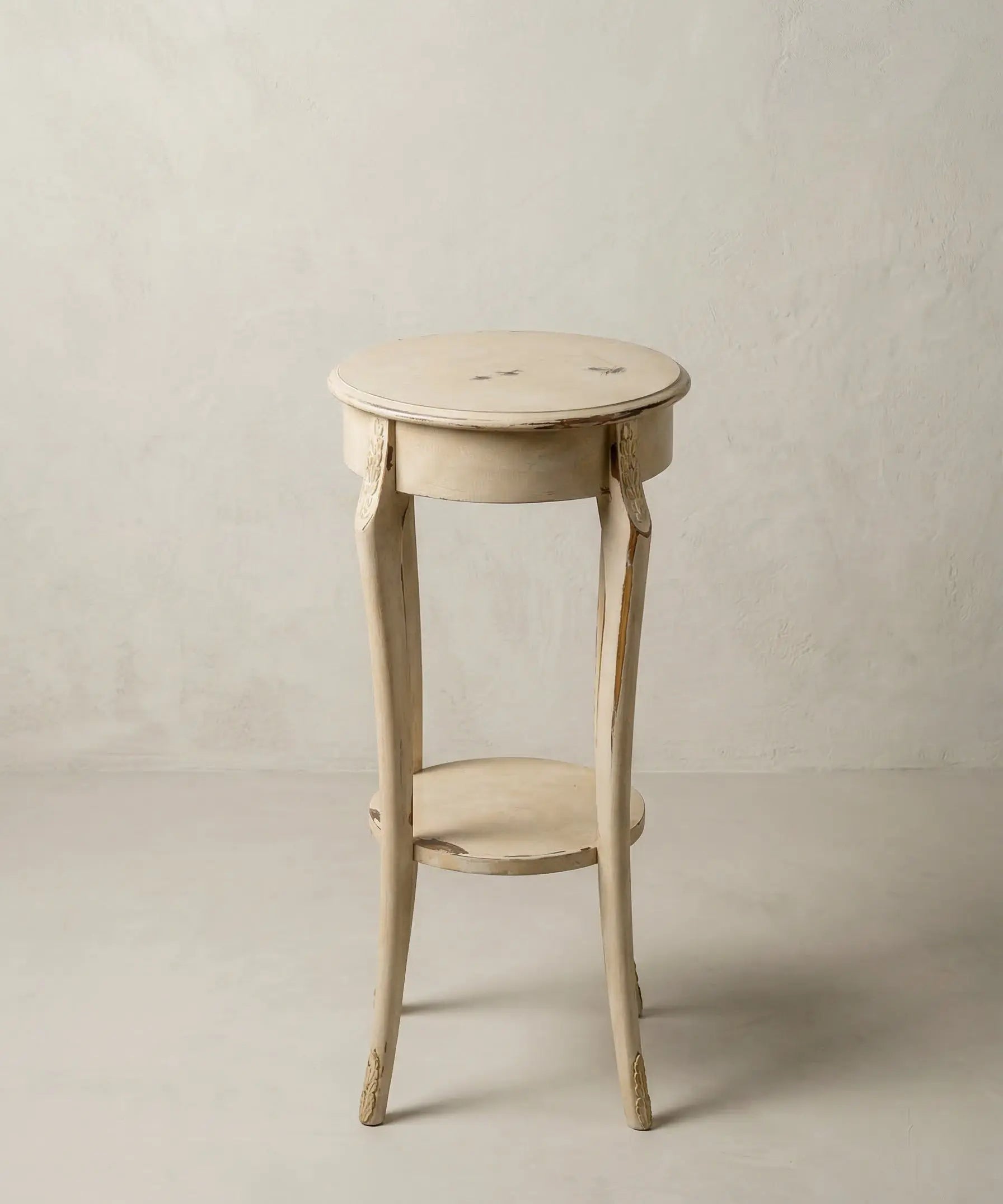 Pedestal peana estilo francés en decapé beige