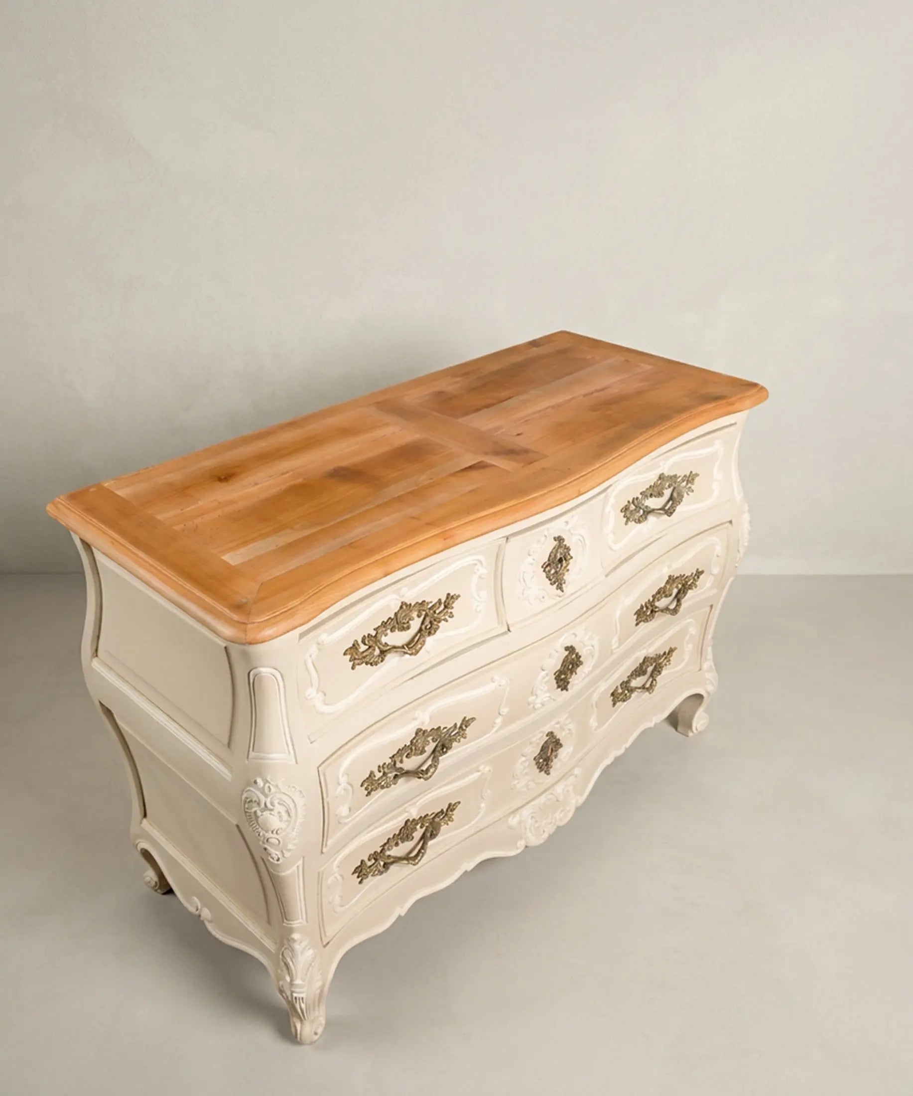 Vista superior cómoda Luis XV tapa madera natural veta encerada — Antique Arte y Decoración