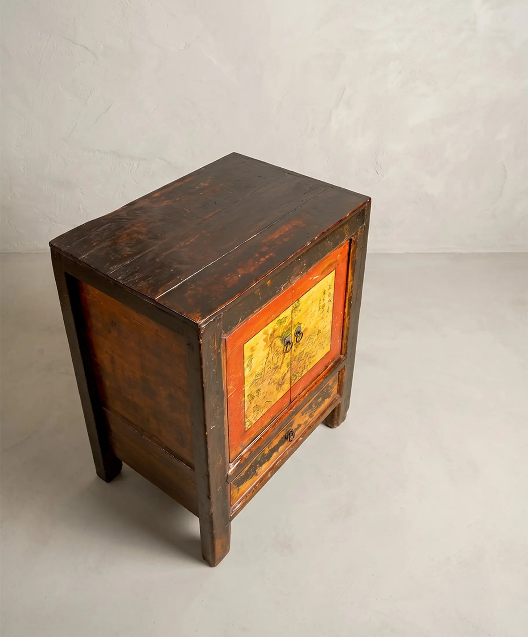 Mesita auxiliar china antigua con Pintura Original y Caligrafía (65×80 cm)