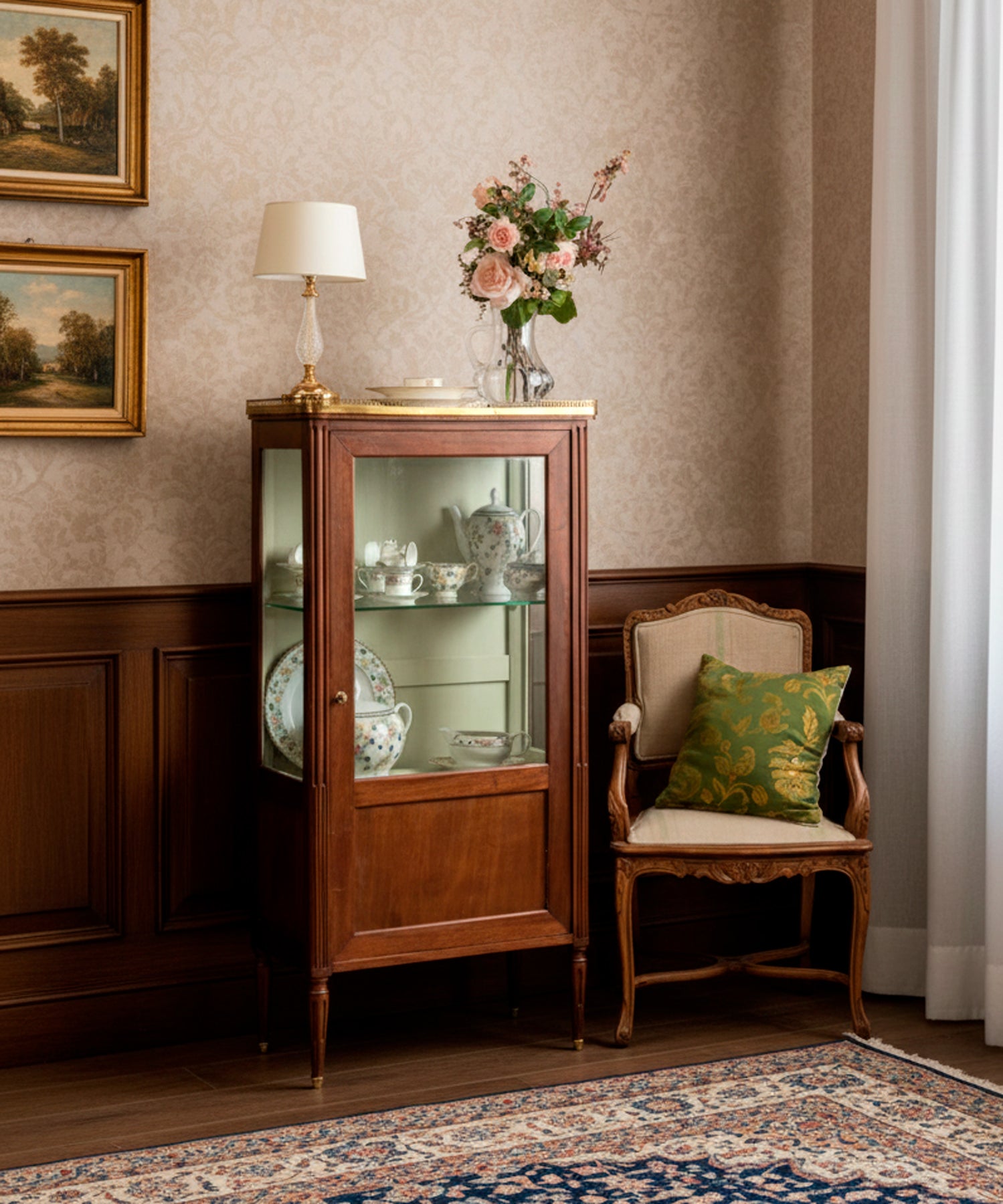 Vitrina antigua Luis XVI