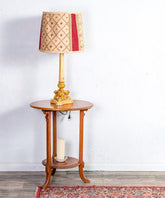 Mesa auxiliar antigua de cedro - Antique arte y decoracion