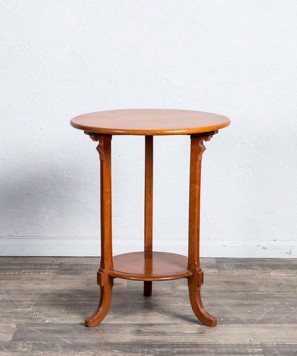 Mesa auxiliar antigua de cedro - Antique arte y decoracion